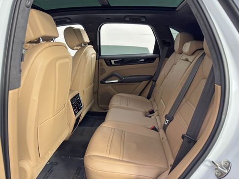 Used 2019 Porsche Cayenne Turbo image 45