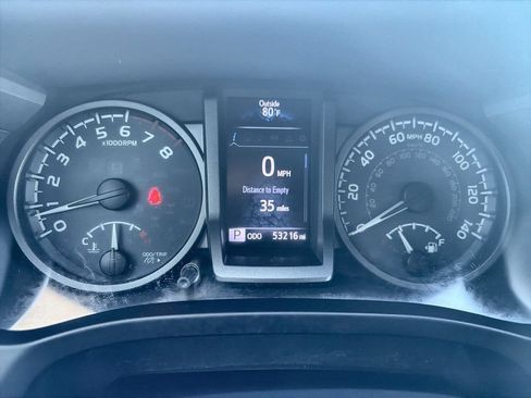 Used 2019 Toyota Tacoma TRD Off-Road w/ Technology Package AWD/4WD image 11