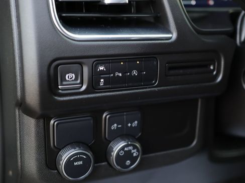 Used 2023 Chevrolet Suburban Premier RWD image 10