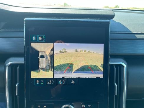 Used 2025 GMC Acadia Elevation image 19