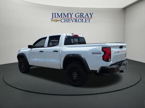 Used 2026 Chevrolet Colorado Trail Boss AWD/4WD image 3
