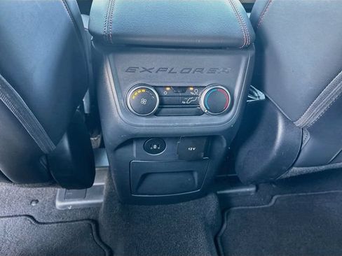 Certified 2025 Ford Explorer ST-Line AWD/4WD image 34