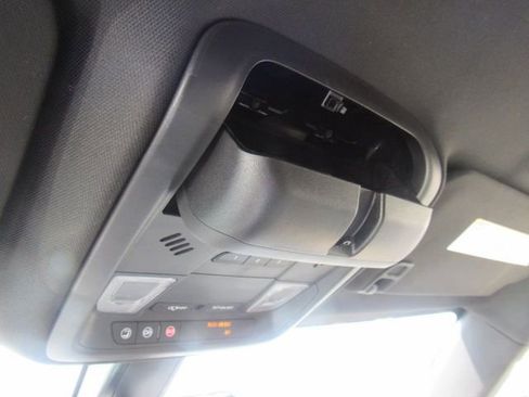 Used 2019 Cadillac XT5 AWD image 21