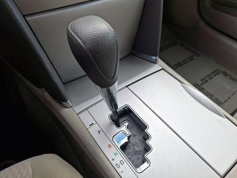 Used 2011 Toyota Camry LE image 14