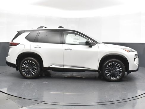 New 2026 Nissan Rogue Platinum w/ Platinum Premium Package image 4