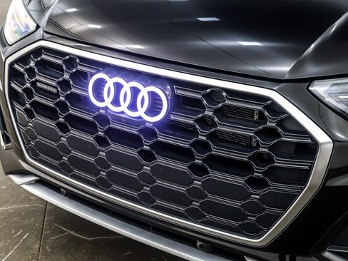 Used 2024 Audi Q5 e Premium Plus image 12