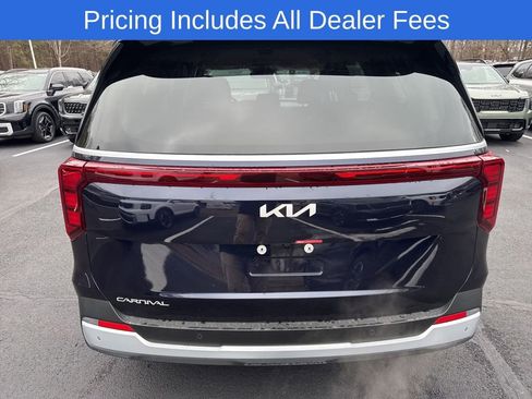New 2026 Kia Carnival EX FWD image 17