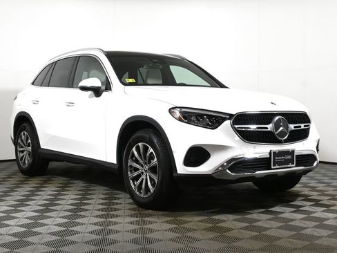 Certified 2025 Mercedes-Benz GLC 300 4MATIC image 9