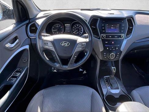 Used 2017 Hyundai Santa Fe Sport image 5