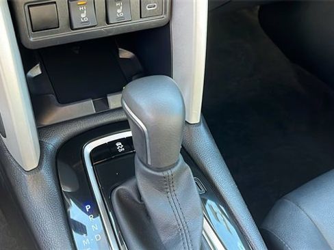Used 2025 Toyota Corolla Cross XLE image 16