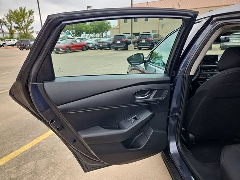 Used 2025 Honda Accord SE image 27