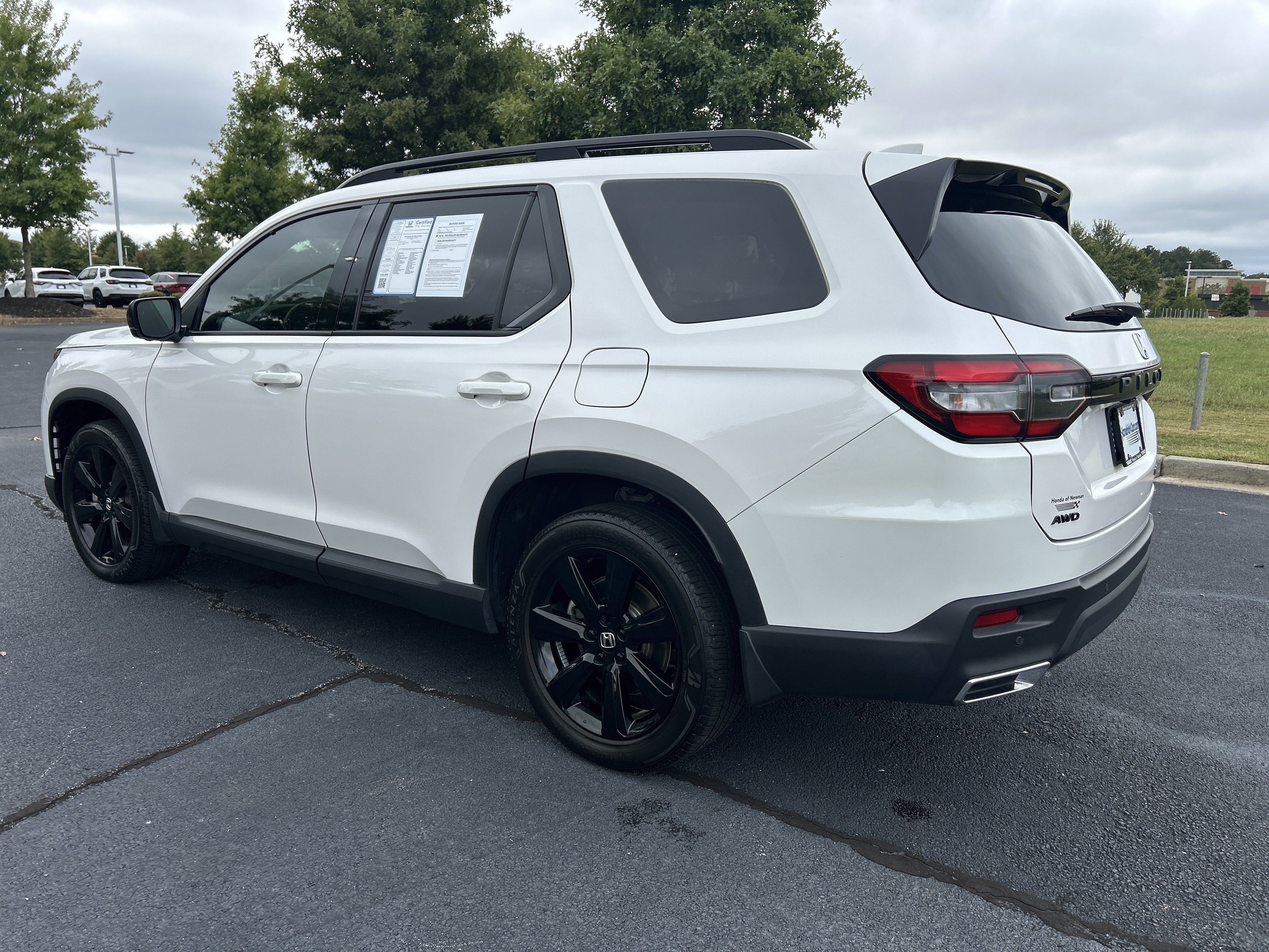 Certified 2025 Honda Pilot Black Edition image 7
