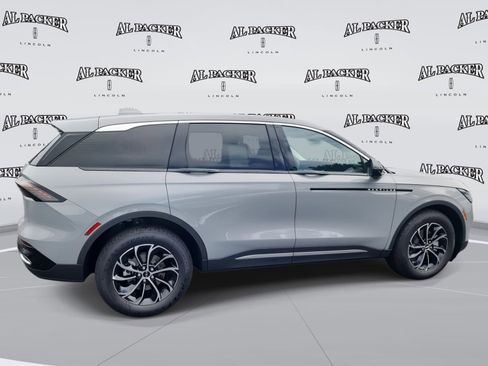 New 2026 Lincoln Nautilus Premier image 6