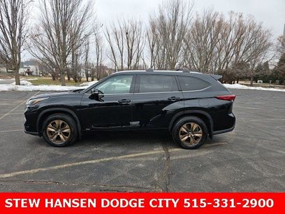 Used 2022 Toyota Highlander Bronze Edition