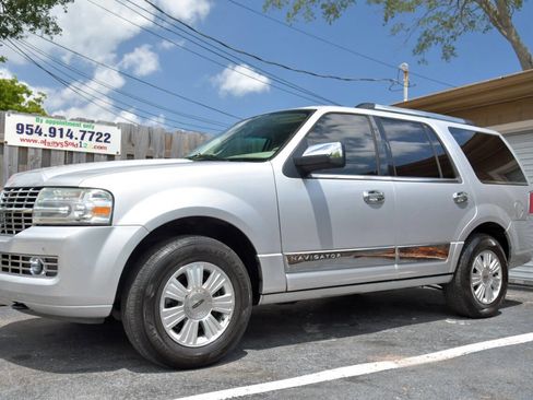 Used 2014 Lincoln Navigator 2WD image 6