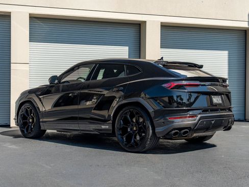 Used 2024 Lamborghini Urus Performante AWD/4WD image 4