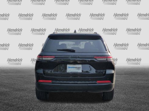 Used 2025 Jeep Grand Cherokee Limited w/ Black Appearance Package image 9