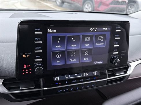 Certified 2024 Toyota Sienna LE image 25