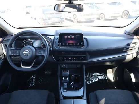 Used 2023 Nissan Rogue SV image 16