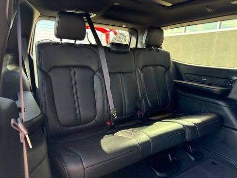 Used 2025 Jeep Wagoneer Series II w/ Premium Group I AWD/4WD image 12