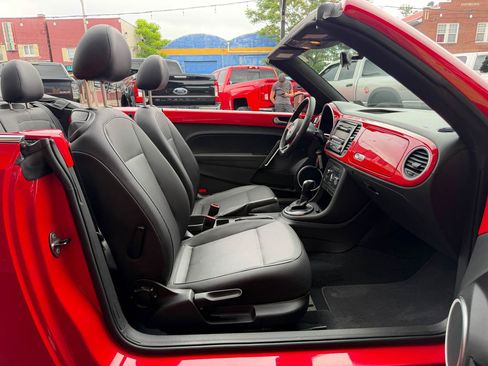Used 2013 Volkswagen Beetle 2.5 FWD image 25