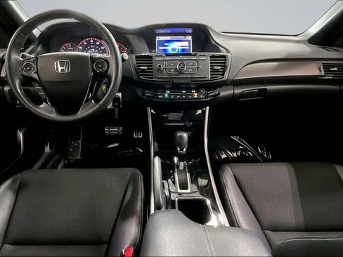 Used 2017 Honda Accord Sport image 16
