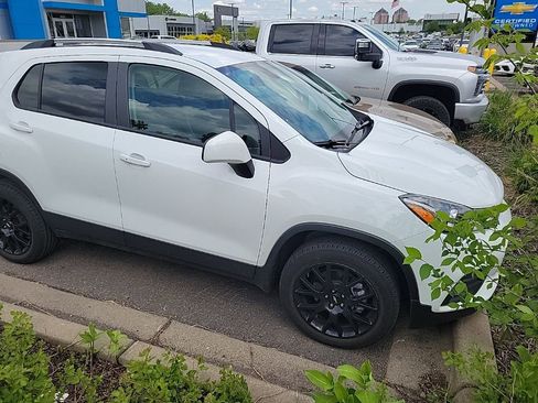 Used 2022 Chevrolet Trax LT w/ Driver Confidence Package AWD/4WD image 5