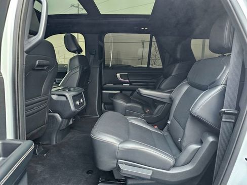 Used 2025 Ford Expedition Max Platinum w/ Stealth Appearance Package image 22