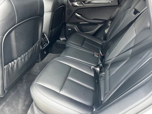 Used 2020 Porsche Macan Base image 11