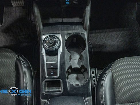 Used 2023 Ford Escape SE image 20