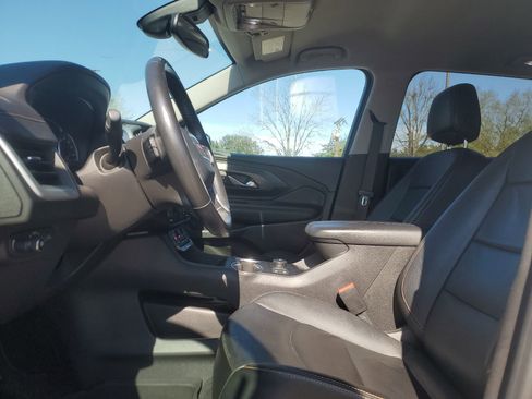 Used 2020 GMC Terrain SLT w/ Elevation Edition image 8
