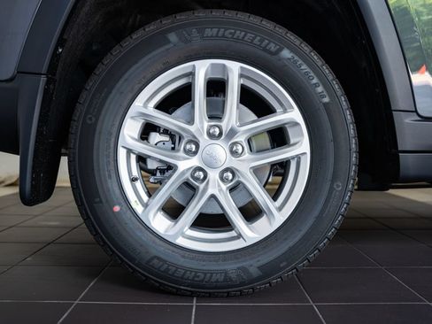 New 2026 Jeep Grand Cherokee Laredo X AWD/4WD image 20