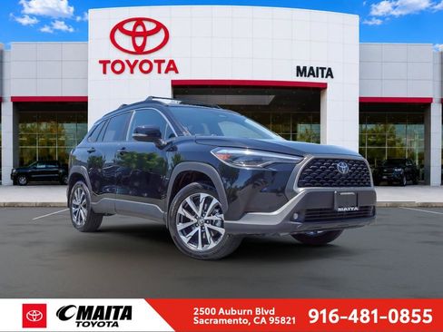 Certified 2023 Toyota Corolla Cross XLE FWD image 1
