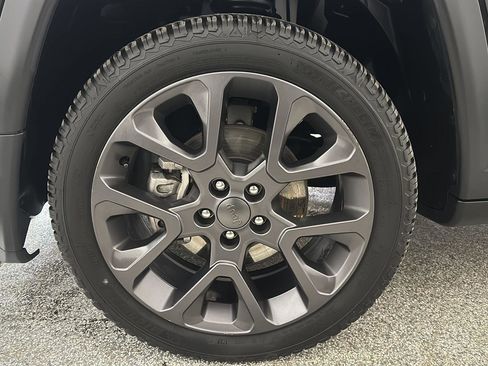 Used 2021 Jeep Compass Latitude AWD/4WD image 13