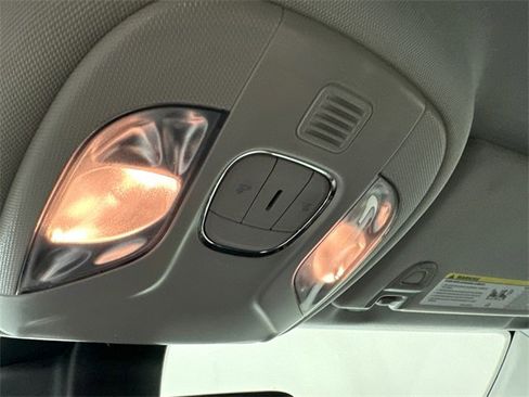 Certified 2022 Jeep Compass Latitude image 32