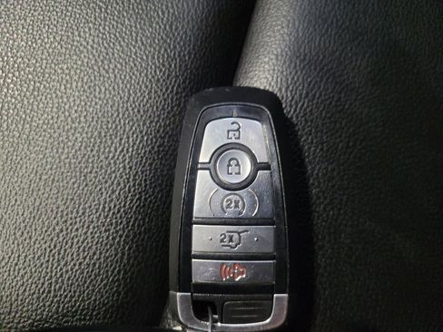 Used 2020 Ford Explorer XLT w/ Equipment Group 202A image 32