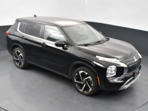 Used 2024 Mitsubishi Outlander SE image 17