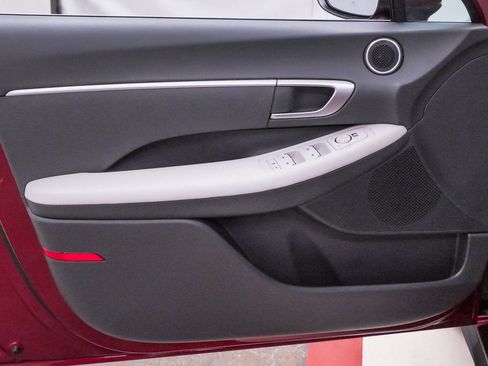 Used 2025 Hyundai Sonata SE image 29