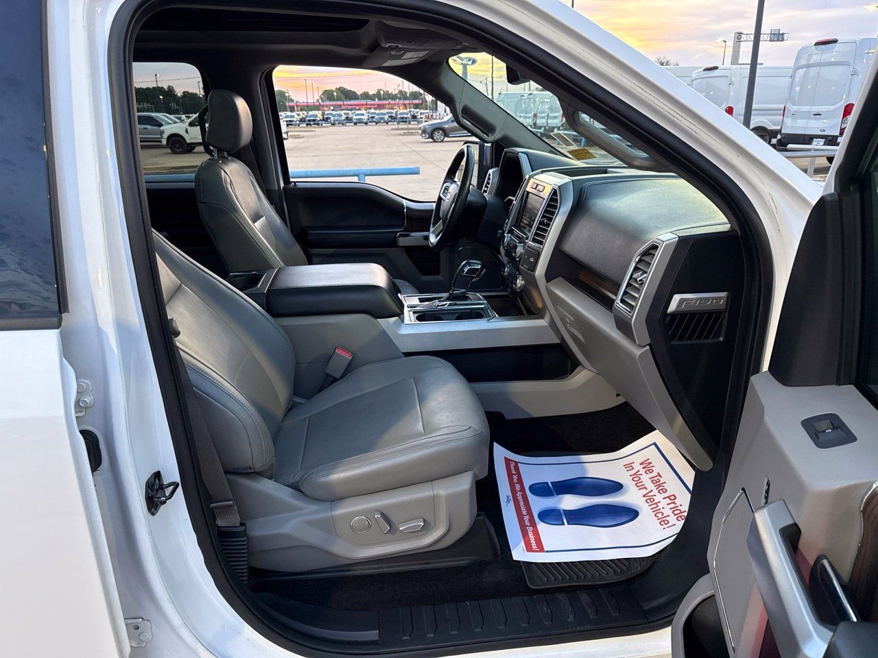 Used 2015 Ford F150 Lariat w/ Equipment Group 502A Luxury AWD/4WD image 13