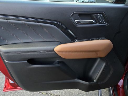 Used 2023 GMC Canyon AT4 w/ AT4 Premium Package image 16