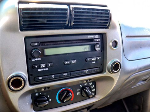 Used 2011 Ford Ranger XLT image 14