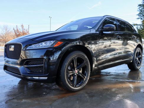 Used 2019 Jaguar F-PACE R-Sport image 3
