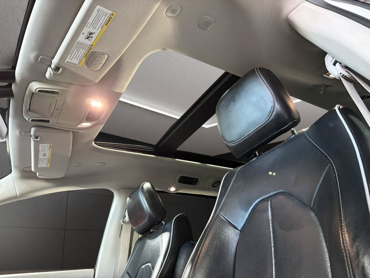 Used 2022 Chrysler Pacifica Limited FWD image 24