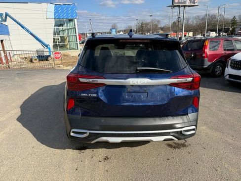 Certified 2023 Kia Seltos EX image 6