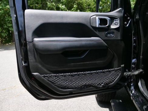 Used 2022 Jeep Wrangler Unlimited Sahara w/ Cold Weather Group AWD/4WD image 29