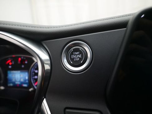 Used 2019 Chevrolet Blazer LT FWD image 31