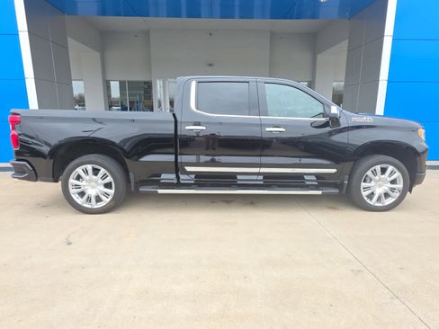 Used 2024 Chevrolet Silverado 1500 High Country w/ High Country Premium Package image 1