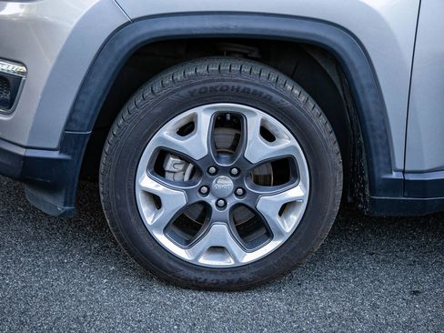 Used 2019 Jeep Compass Limited FWD image 11