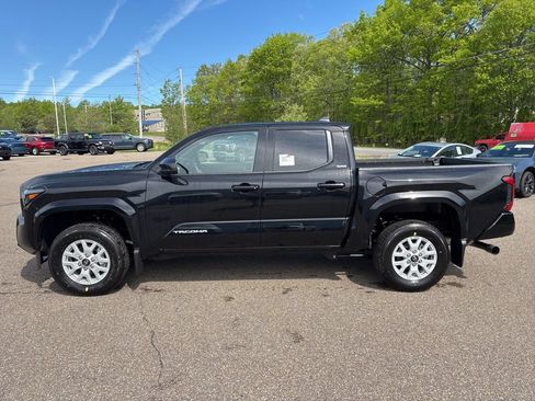 Certified 2026 Toyota Tacoma SR5 AWD/4WD image 3