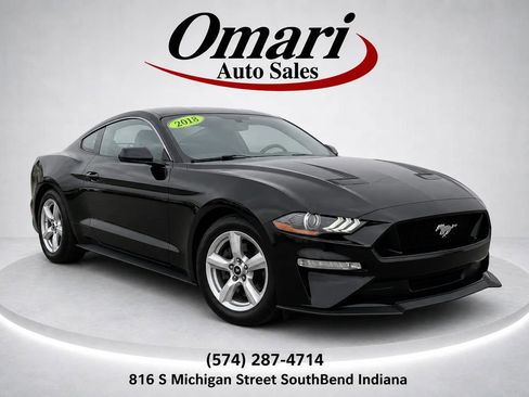 Used 2018 Ford Mustang Coupe RWD image 1